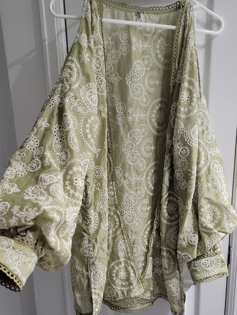 gimmicks by BKE Olive Green and White Embroidered Kimono
